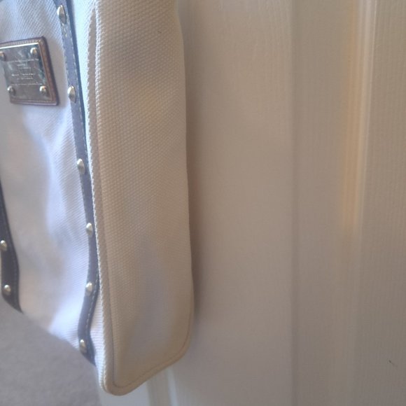 Louis Vuitton Antigua Tote MM - Picture 11 of 12